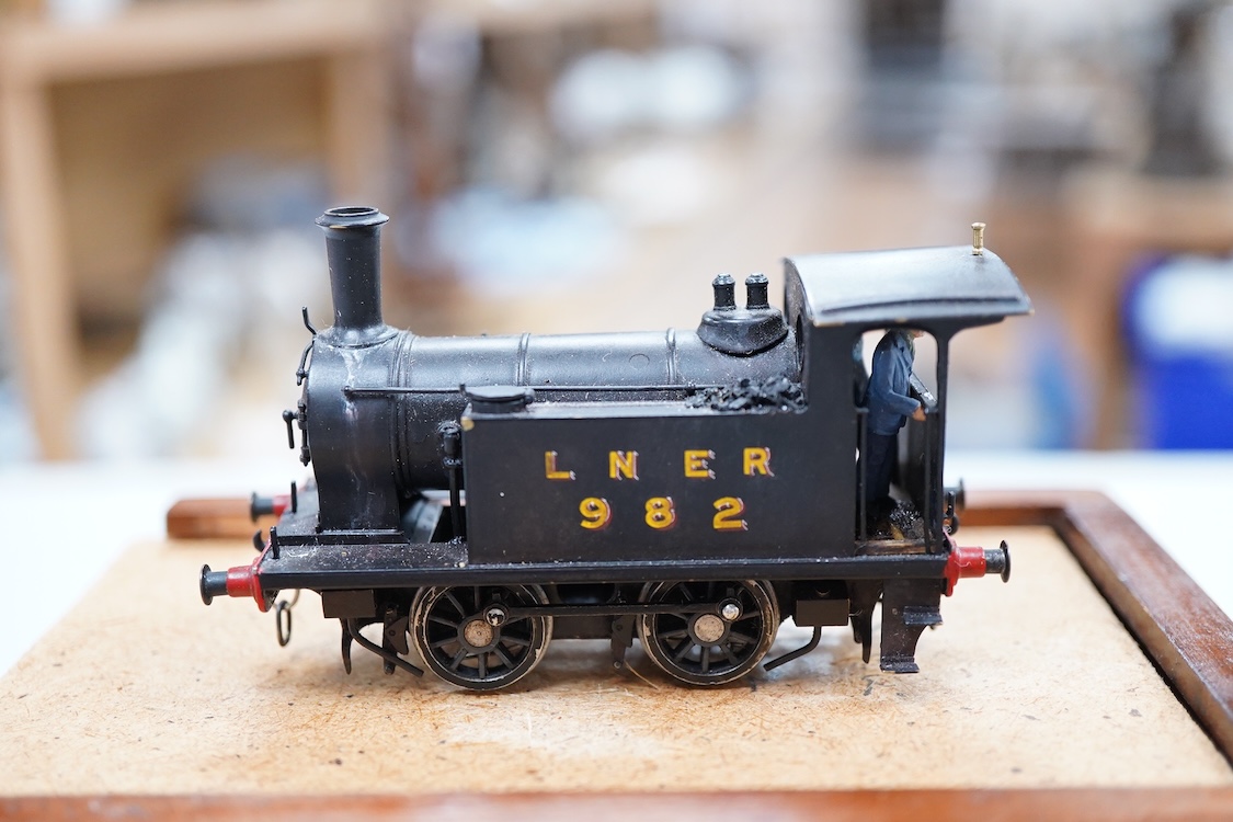 An EM gauge scratch built model railway locomotive by John Worsley, an LNER 0-4-0T, 982, a highly detailed model with opening smoke box door showing the details of the blast pipe and boiler tube ends, sprung buffers, ope